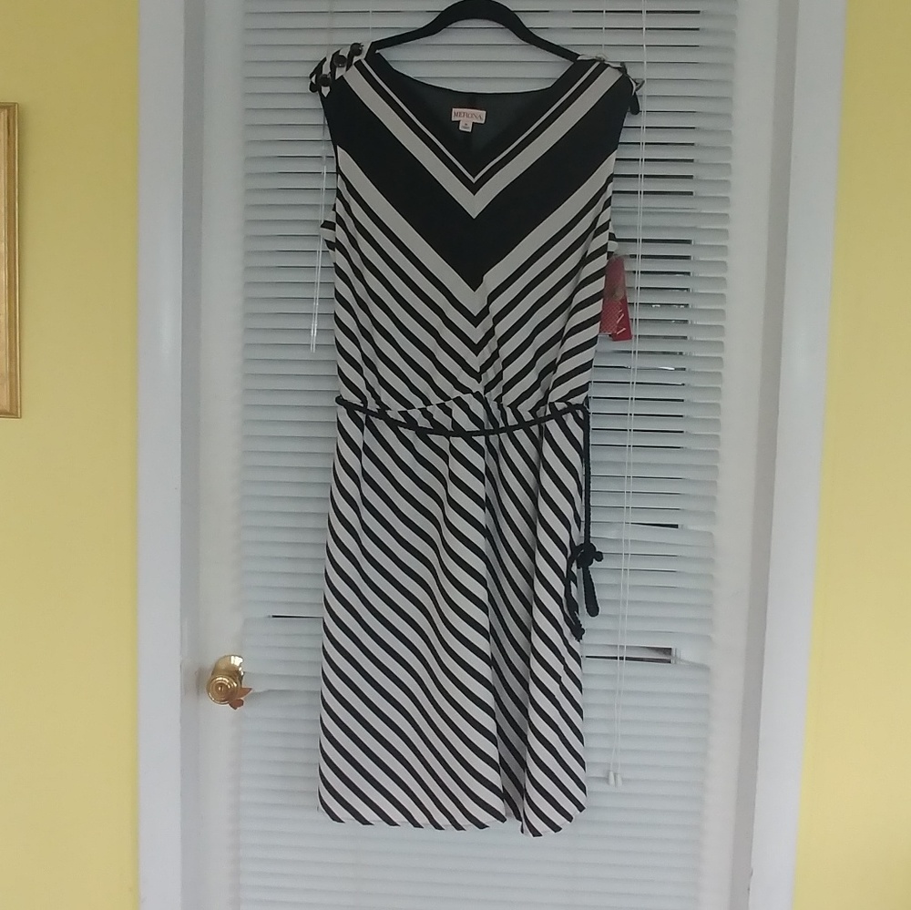Merona Black & Off White Sleeveless Dress NWT